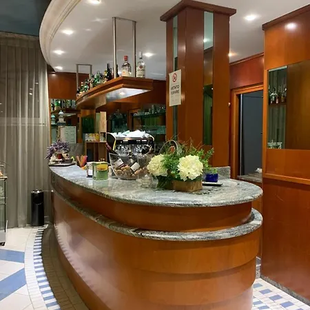 Bellevue Отель Каорле